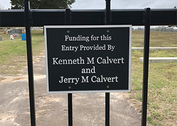 Dedication donor outdoor plaque for fences & gates